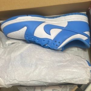 university blue dunks
